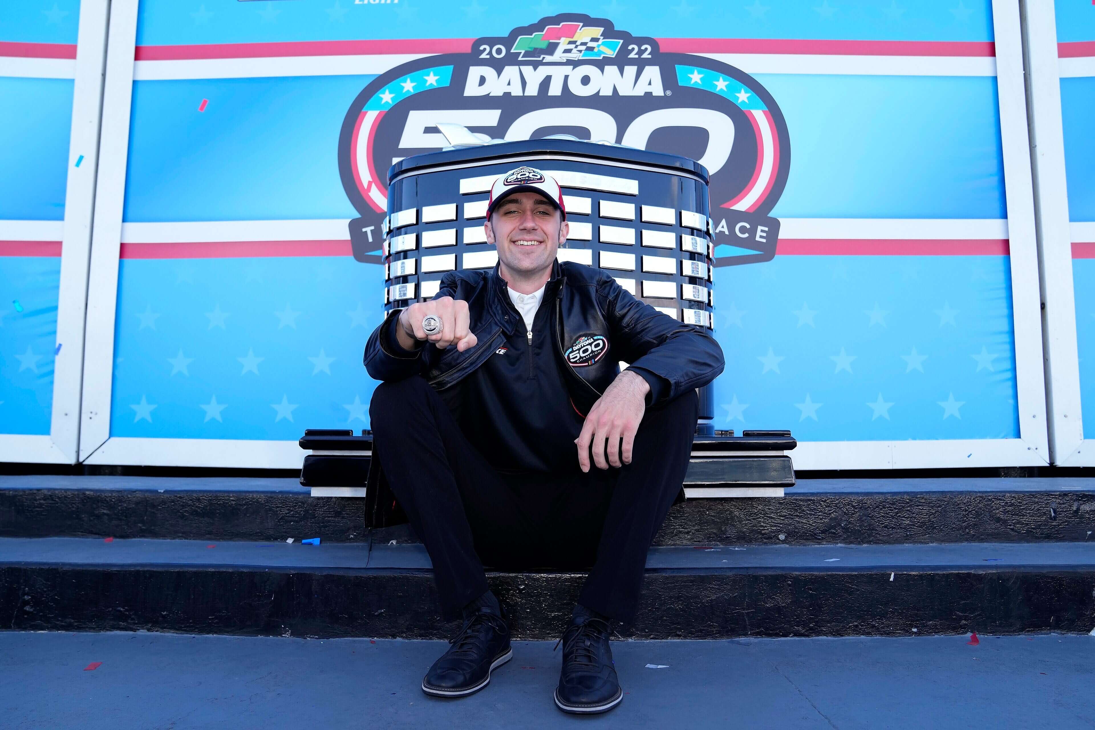 了解 Penske 车队在休赛期如何准备