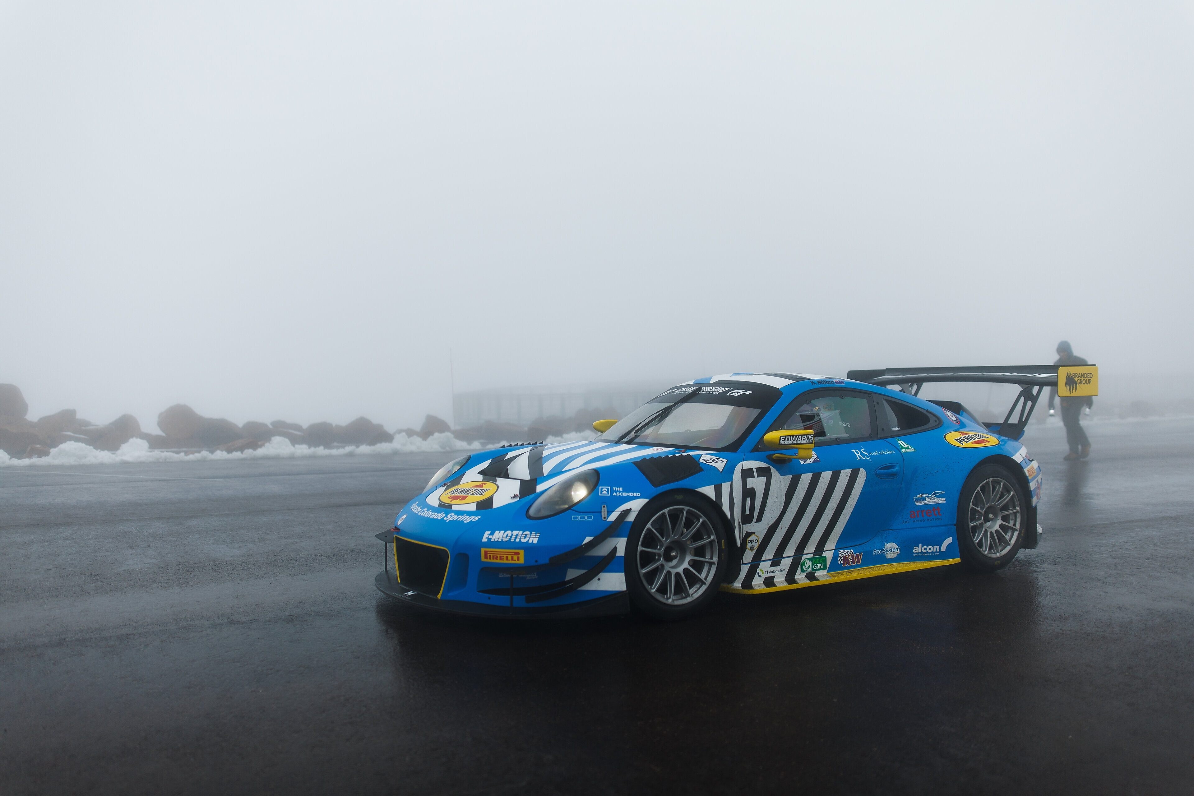 与赛车和特技车手 Rhys Millen 的问答